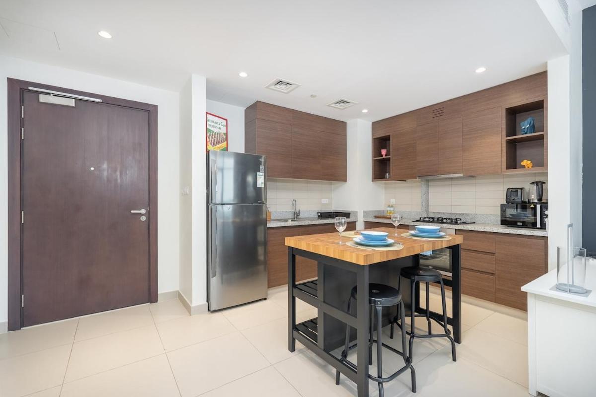 Apartment Stylish Homey 1-bedroom Perfect For 4 In Hills Dubai