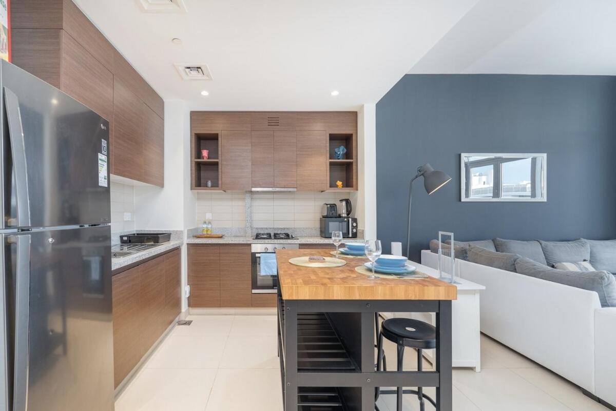 Apartment Stylish Homey 1-bedroom Perfect For 4 In Hills Dubai